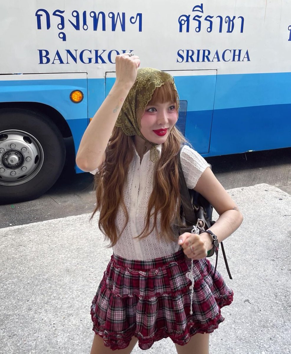 stitch_pololo's tweet photo. พส."ฮยอนอา"น่ารักมากมากกก แบคกราวรถทัวร์กทม.-ศรีราชา https://t.co/ss1O9hBeTK