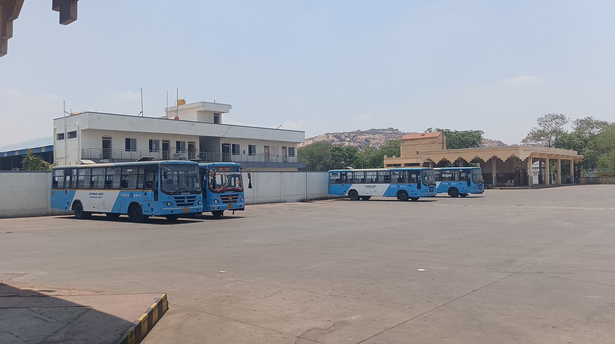 BMTC buses in #Ballari Busstand 

#Election2024 #LokSabhaElections2024