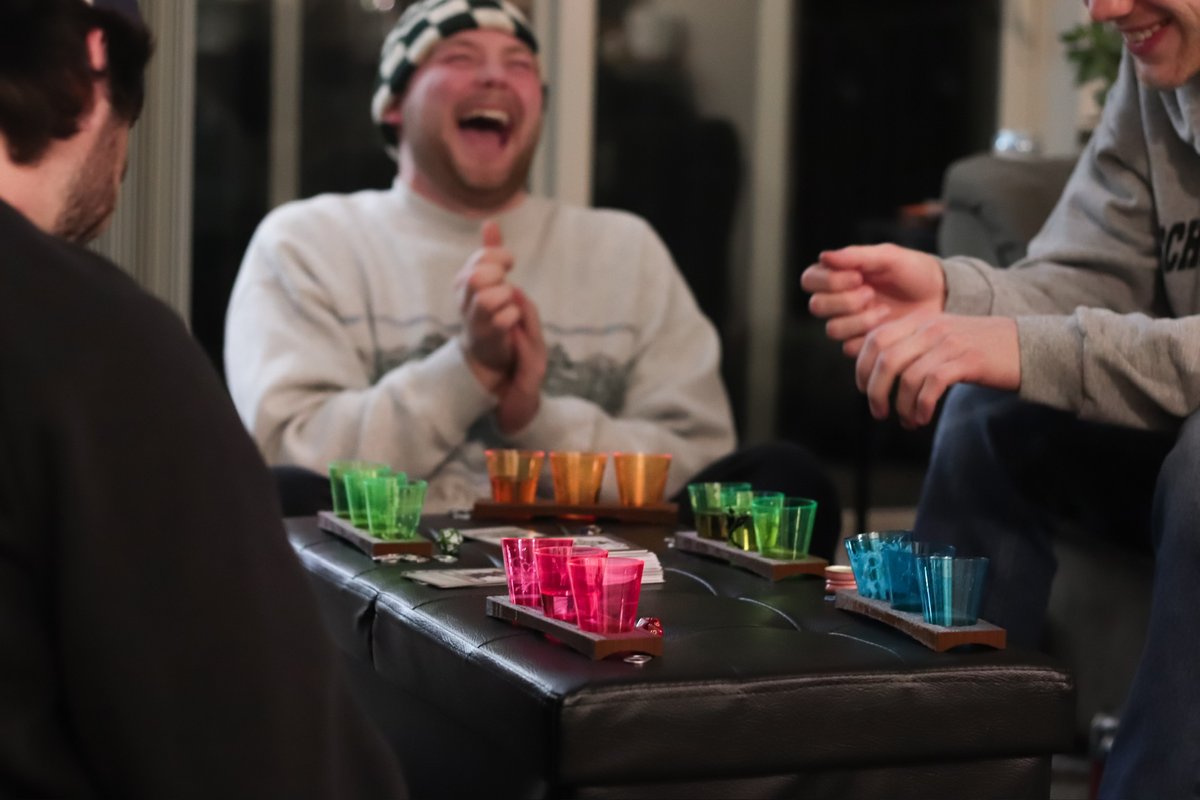 🥳The weekend is calling, and what better way to unwind than with this amazing and fun party game - Roll Initiative?
🎲🍻
#longpack #boardgames #tabletopgames #manufacturing  #bgg #boardgameaddict #kickstarter #crowdfunding #partynight #elf #mage #gandalf #Ranger #barbarian