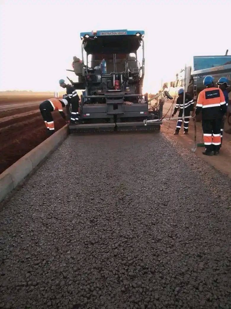 Application of crushed stone base is in progress on the construction of the eight-lane 7km Boulevard road stretching from Bindura road to the New Parliament Building in Mt Hampden. #EDhuchi #EDWORKS towards #Vision2030