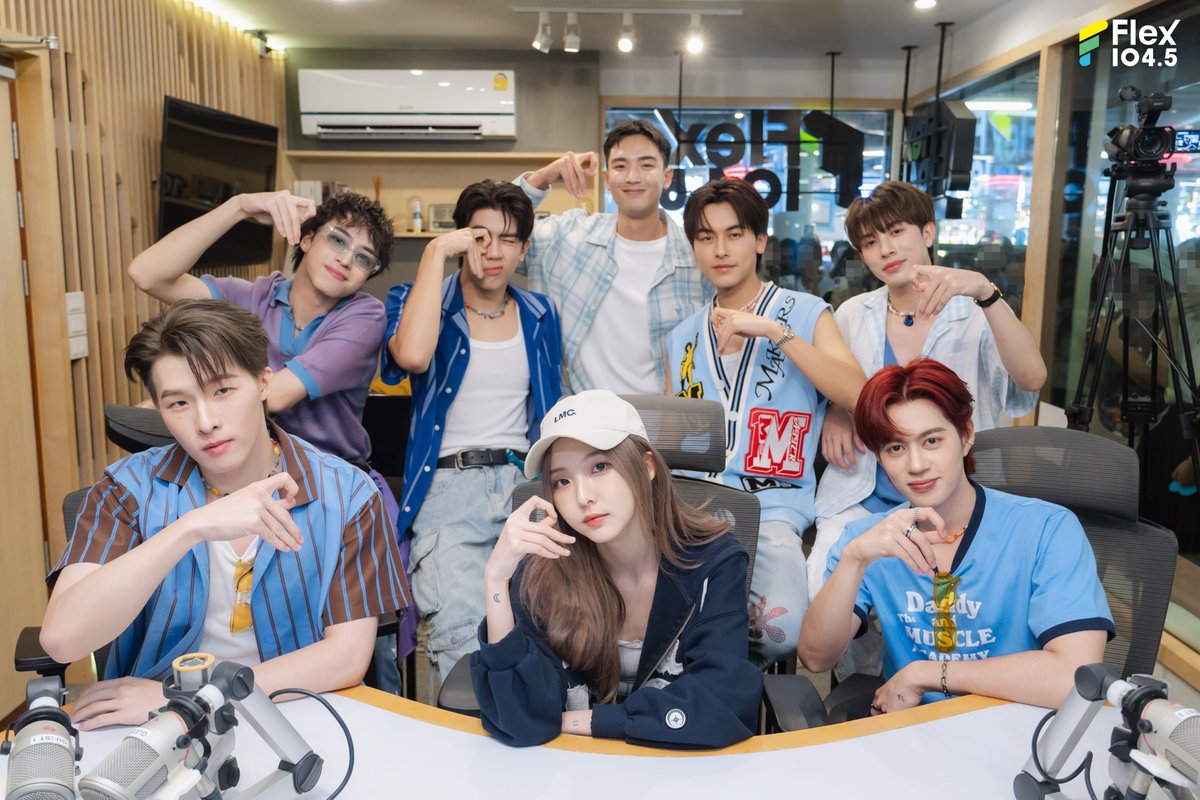 Flex 104.5 tweet media