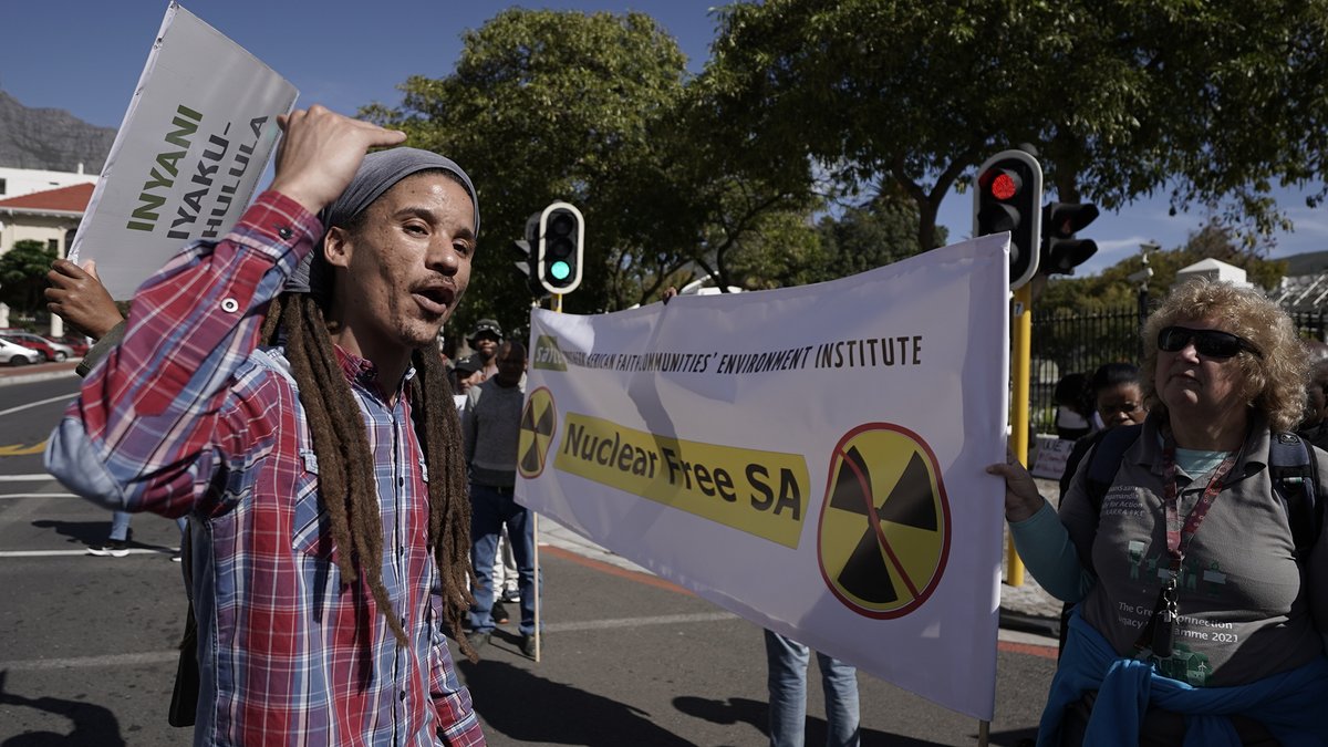 7 years ago today, with @Earthlife_JHB & @SAFCEI’s historic court victory, S Africans were spared from @GovernmentZA’s shady R1-trillion #nucleardeal . A powerful reminder that activism CAN make a difference! 🌍 Watch the celebration: shorturl.at/cnAKQ @TheGreenConnect