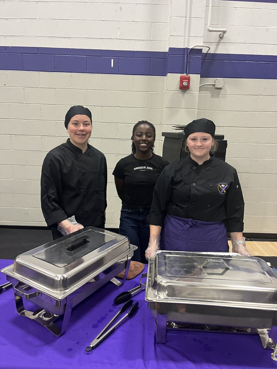 Thanks to our FCCLA and culinary students for serving breakfast this morning. It was delicious! 🏴‍☠️💜