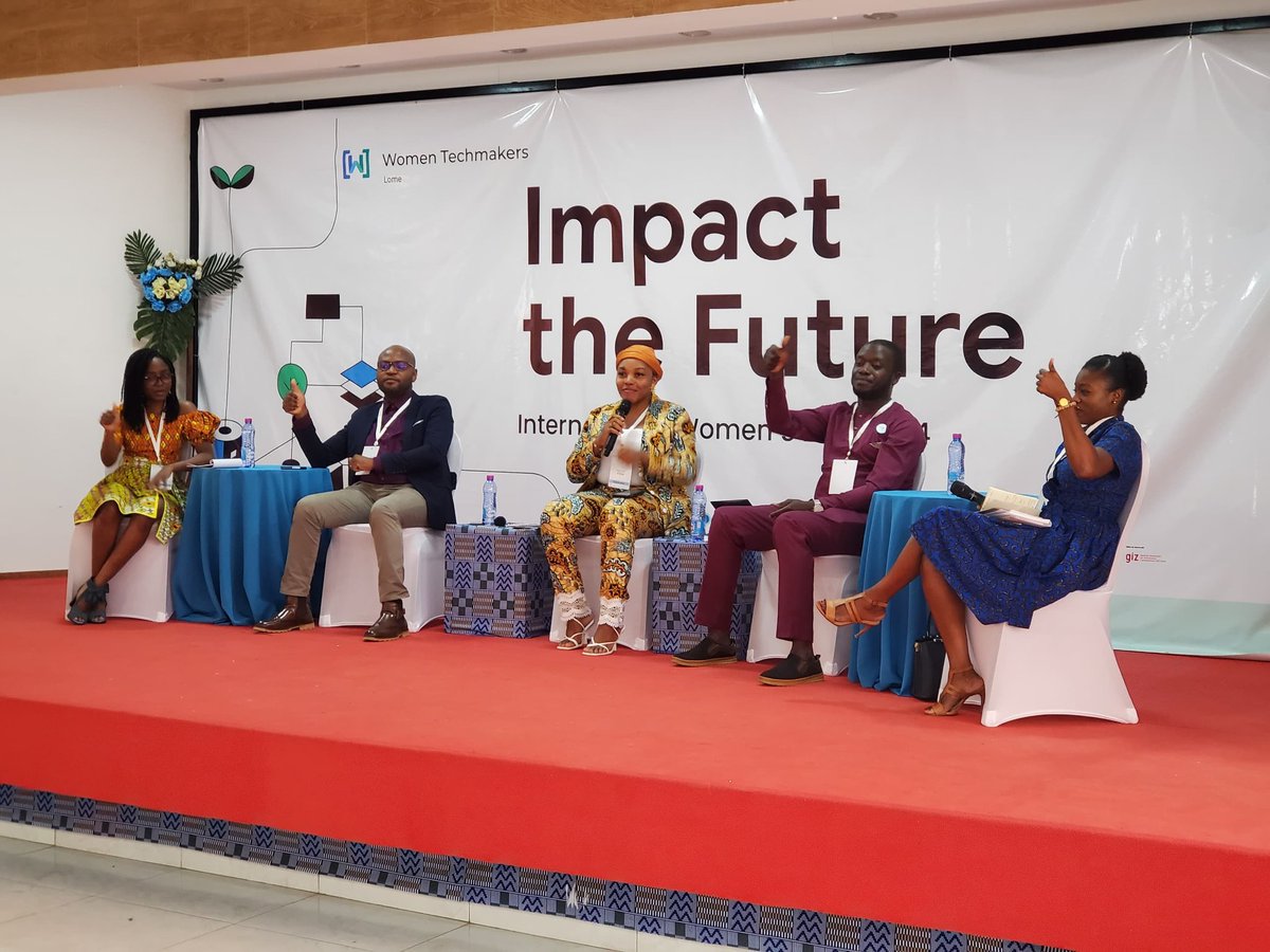 Premier panel : Rôle du secteur public et privé dans la promotion de la diversité et de l'inclusion dans les STEM avec <a href="/DidierNagbe/">Didier NAGBE</a> , <a href="/AniouviG/">Aniouvi Gnassounou</a> , <a href="/SylvainKouyou/">Sylvain Kouyou</a> et Chloé GABIAM comme intervenants et <a href="/AHayathe/">AYEVA Hayathe😍</a> la modératrice.