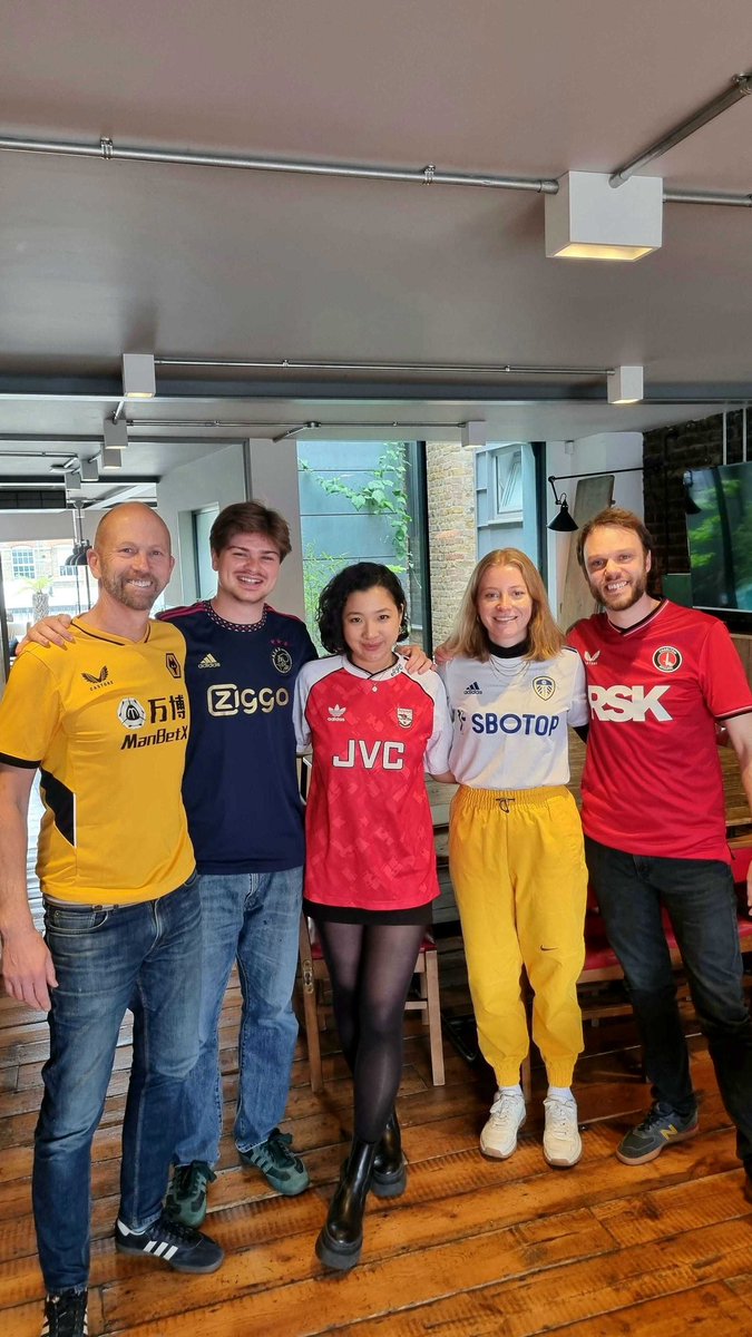 @CAFCofficial @BobbyMooreFund @CR_UK #cafc representation in the @radleyyeldar office 💪🏻 #FootballShirtFriday @BobbyMooreFund