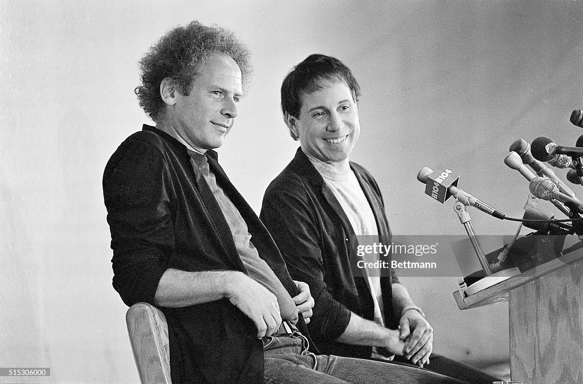 Art Garfunkel y Paul Simon de Simon and Garfunkel, responden preguntas en la conferencia de prensa aquí el 18/7. El dúo abrirá su primera gira desde que se separaron en 1970 en el Akron Rubber Bowl el 19 de julio.
#artgarfunkel #paulsimon #simonandgarfunkel
#rock #rockandroll
