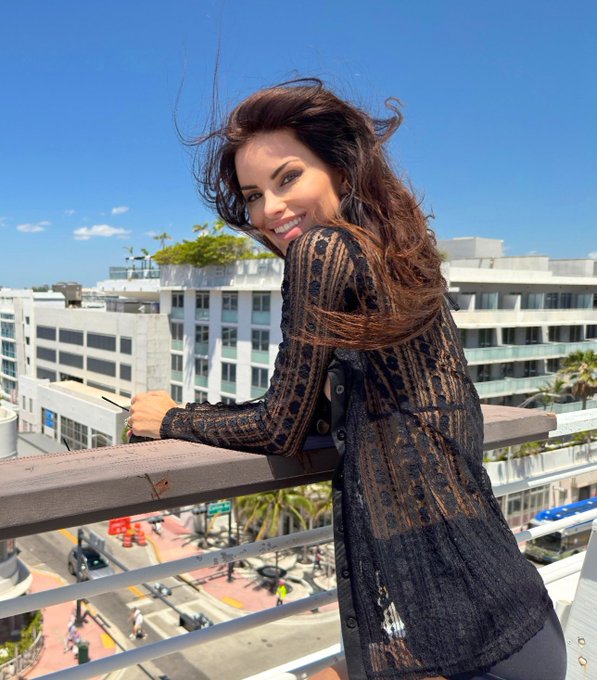 Good Morning Twitter friends ☀️ https://t.co/98CKl4FNpW