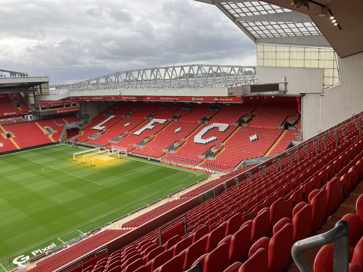 What a venue for this month’s @LiverpoolTIC Link meeting!  
Thanks to Jackie for organising these incredible meetings. Great to meet Tom from the club and to thank him for supporting #unpaidcarers. #lfc  #tourism @lpoolcouncil @LocalSolutions_