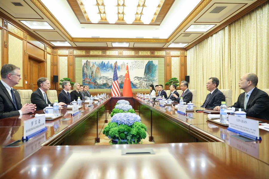 Chinese Foreign Minister Wang Yi held talks with U.S. Secretary of State Antony Blinken. Wang said that currently China-U.S. relations have generally stabilized, avoiding further deterioration, but negative factors are still growing and accumulating xhtxs.cn/S07