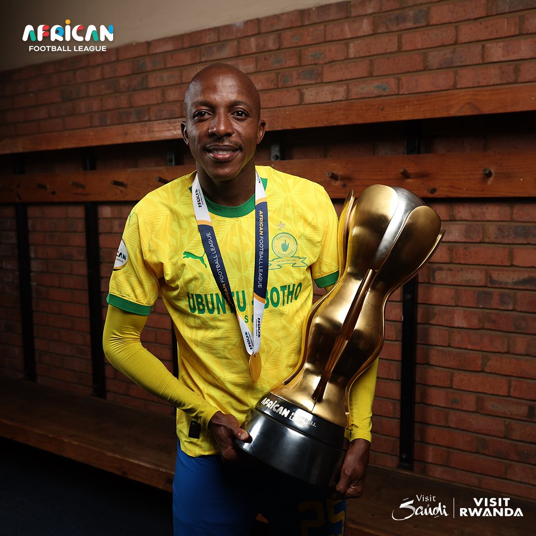 To more trophies and great moments 💫 Happy birthday to sundowns's shield Khuliso Mudau 🎊 #AFL | #CAF | #FIFA