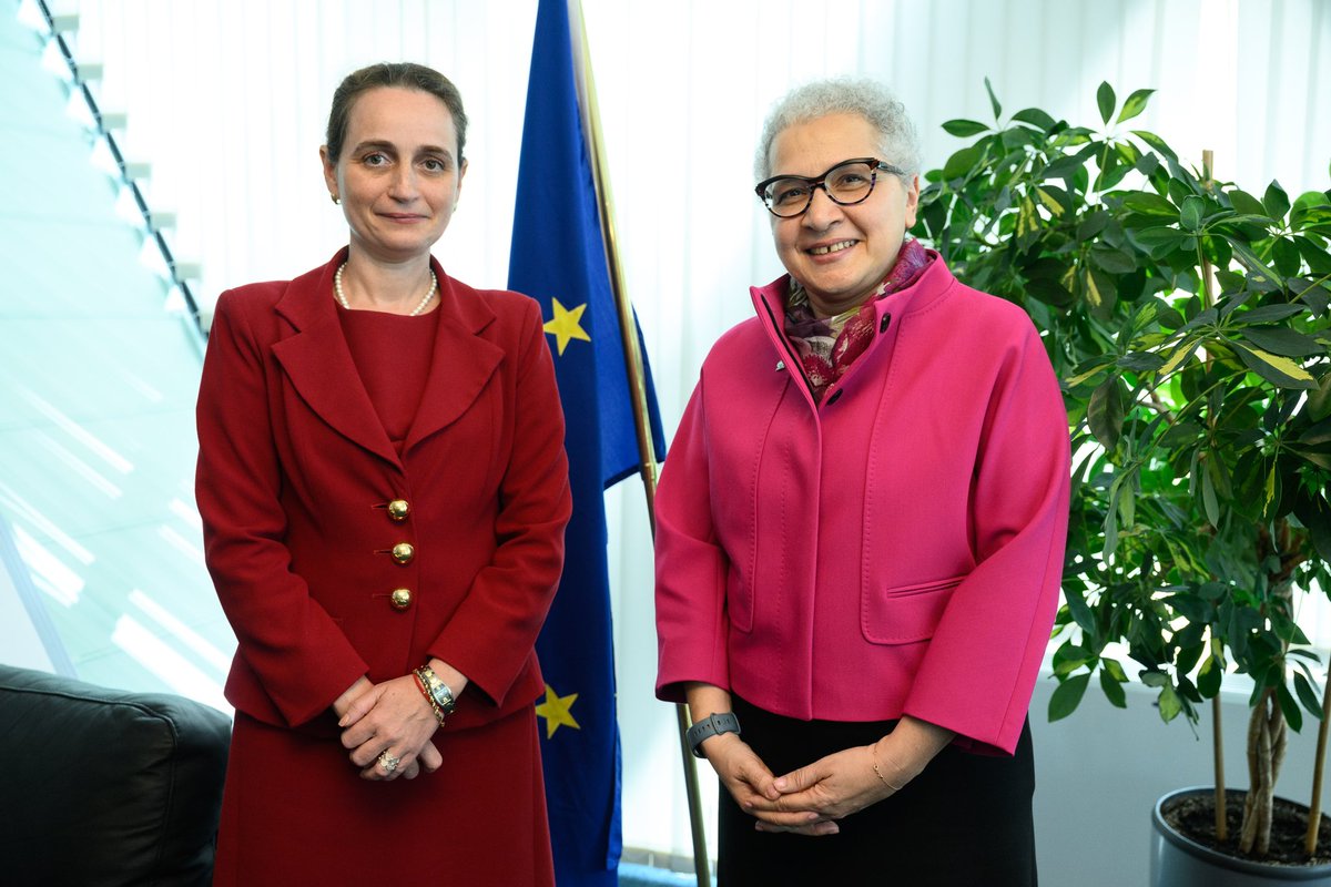 BulgariaUNHCR's tweet photo. Fruitful discussion with the Head of @ECinBulgaria on refugee protection in 🇧🇬, and joint cooperation at important 🇪🇺 external border. The @EU_Commission is a crucial partner for @Refugees, including in efforts to counter information risks for refugee and host communities. https://t.co/tv9MgiK4xz