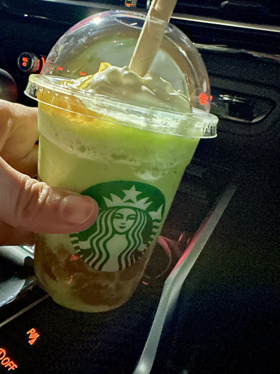 mr1985kazuto's tweet image. GW突入という事で夜な夜なドライブ。

#BMW #G87M2 #スタバ #メロン