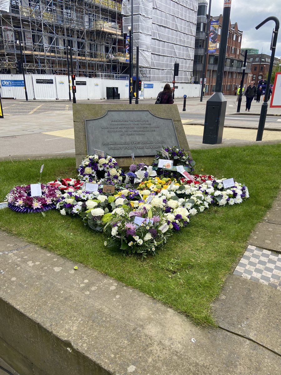 Proud to represent @irwinmitchell with @H_K_Robinson at today’s #Leeds International Workers’ Memorial Day event. Great turn out and brilliantly organised by @JaneAitchison and supported by all unions @TUCYorksHumber Remember the dead fight for the living