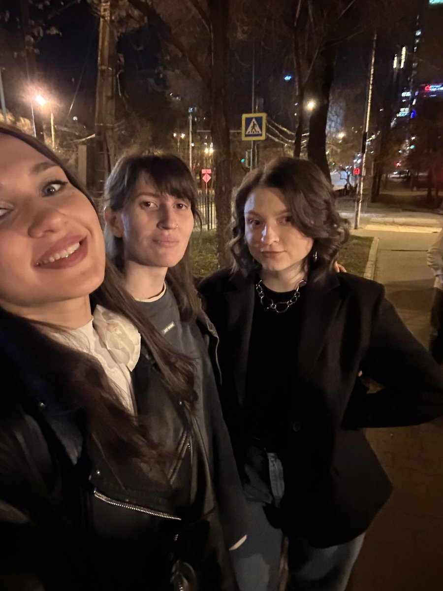 бляяя приехала эта мразь с комсы <a href="/zdrasti_nastya8/">СОБАЧЬЯ СВАДЬБА</a> бля пиздеееееееец