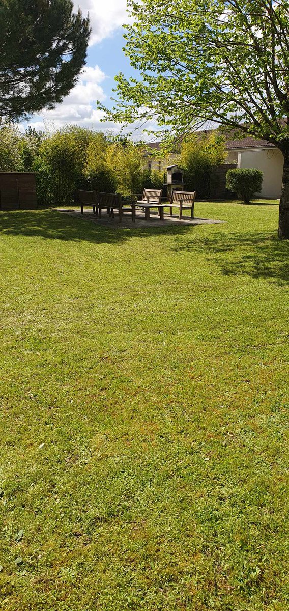 4 « voisines » parisiennes en état de léger handicap viennent d’effectuer un séjour dans notre maison de #SaintAstier en #Dordogne. L’accompagnement social de cette belle parenthèse a été assuré par l’ <a href="/AssoAurore/">Association Aurore</a> Merci à l’équipe <a href="/VINCIAutoroutes/">VINCI Autoroutes</a> Dordogne pour sa bienveillance