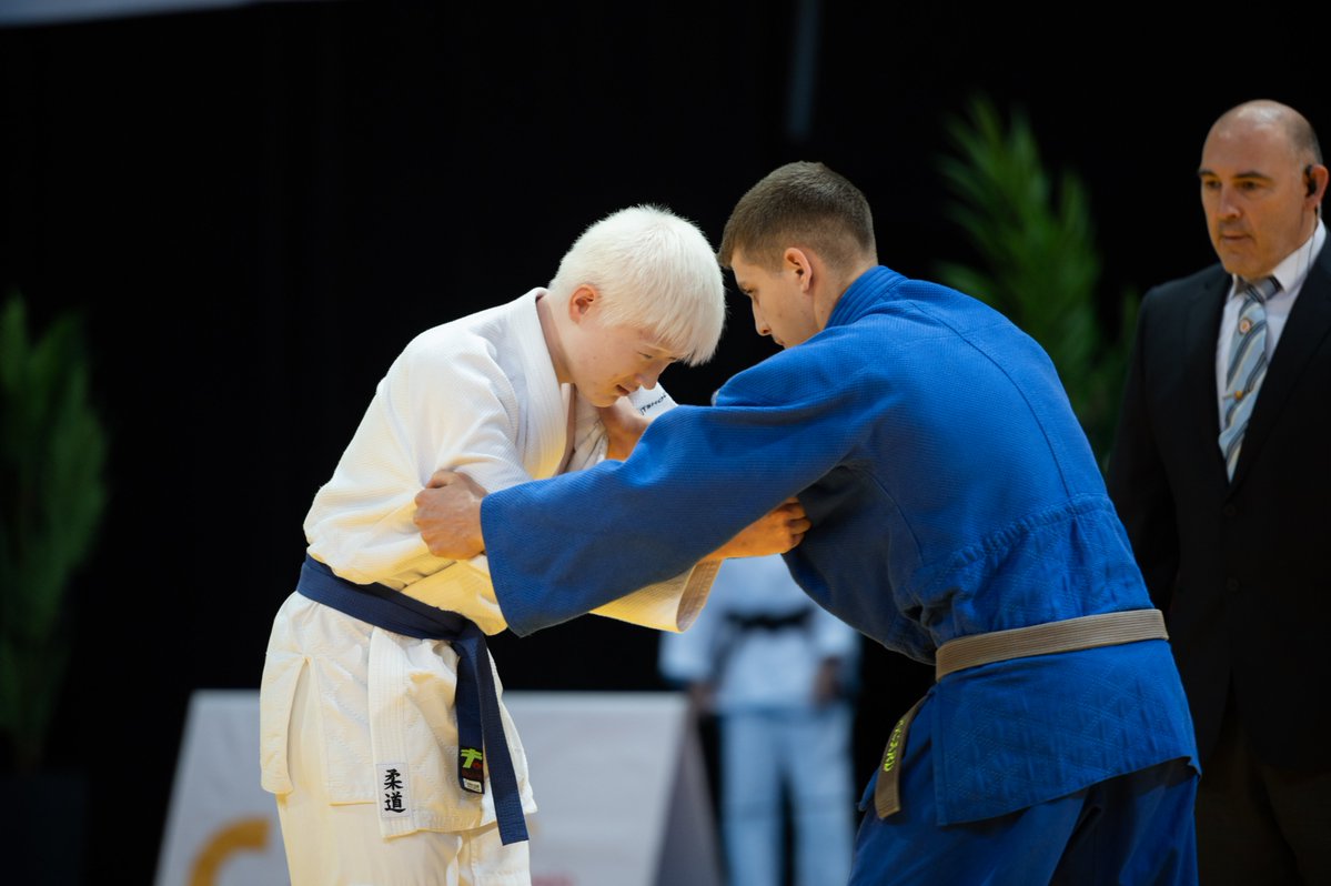 Este fin de semana se celebra 🏆🥋 el Campeonato de España en Edad Escolar Inclusivo de Judo con judokas sin discapacidad, con discapacidad visual y una deportista autista que ha logrado clasificarse. ¡Disfrútalo! 📍Navarra Arena (Pamplona) #CESAInclusivo @rfejyda @deportegob