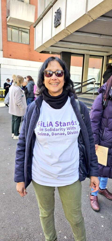 .@RahilaG here to show #Solidarity and #Sisterhood for Selma, Divina and Danae #KingsX3 @SBSisters 

#IStandWithSelmaTaha ♀️
#SelfDefenceIsNoOffence 
#FeministsAgainstRacism
#DropTheRacistCharges 
#NoJusticeNoPeace ✊🏿✊🏾✊🏽✊🏼