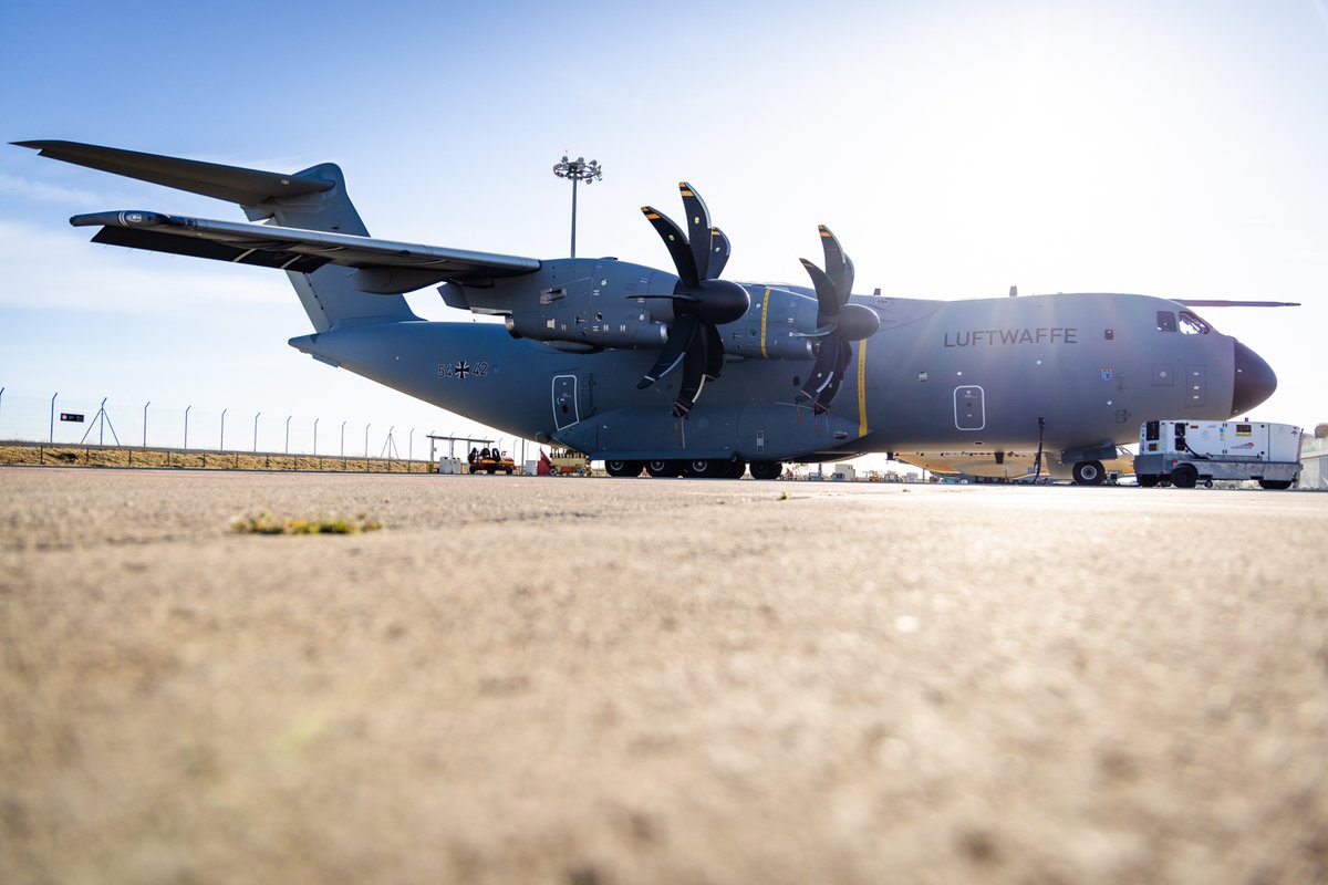 Taking off for the weekend 🛫 with this new delivery of an A400M for @Team_Luftwaffe.
That's the 45th aircraft for the German Air Force but can you guess the MSN ? 👇