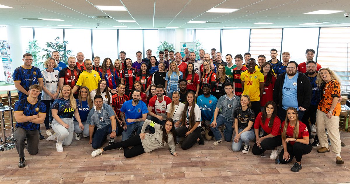 It's Football Shirt Friday! 👕 4Com staff have once again been sporting their football shirts in support of Football Shirt Friday, raising money for The Bobby Moore Fund for Cancer Research UK.

To show your support &amp; donate visit our JustGiving page:  fundraise.cancerresearchuk.org/page/4com-tech…