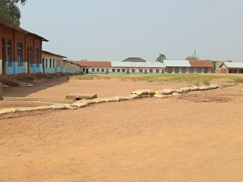 Nord-Kivu : 4 écoles ne fonctionnent plus à la suite des tensions entre miliciens NDC et responsables d’école à Ikobo radiookapi.net/2024/04/26/act…