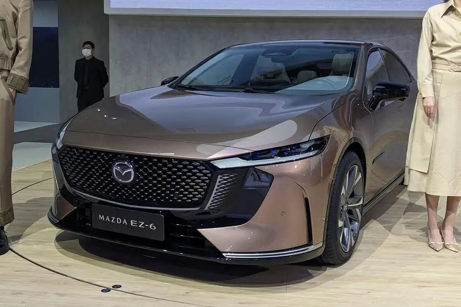 The Mazda6's spirit has been revived into the new EZ-6! It's been developed alongside China's Changan and will come with plug-in hybrid or EV powertrains... what do you think?