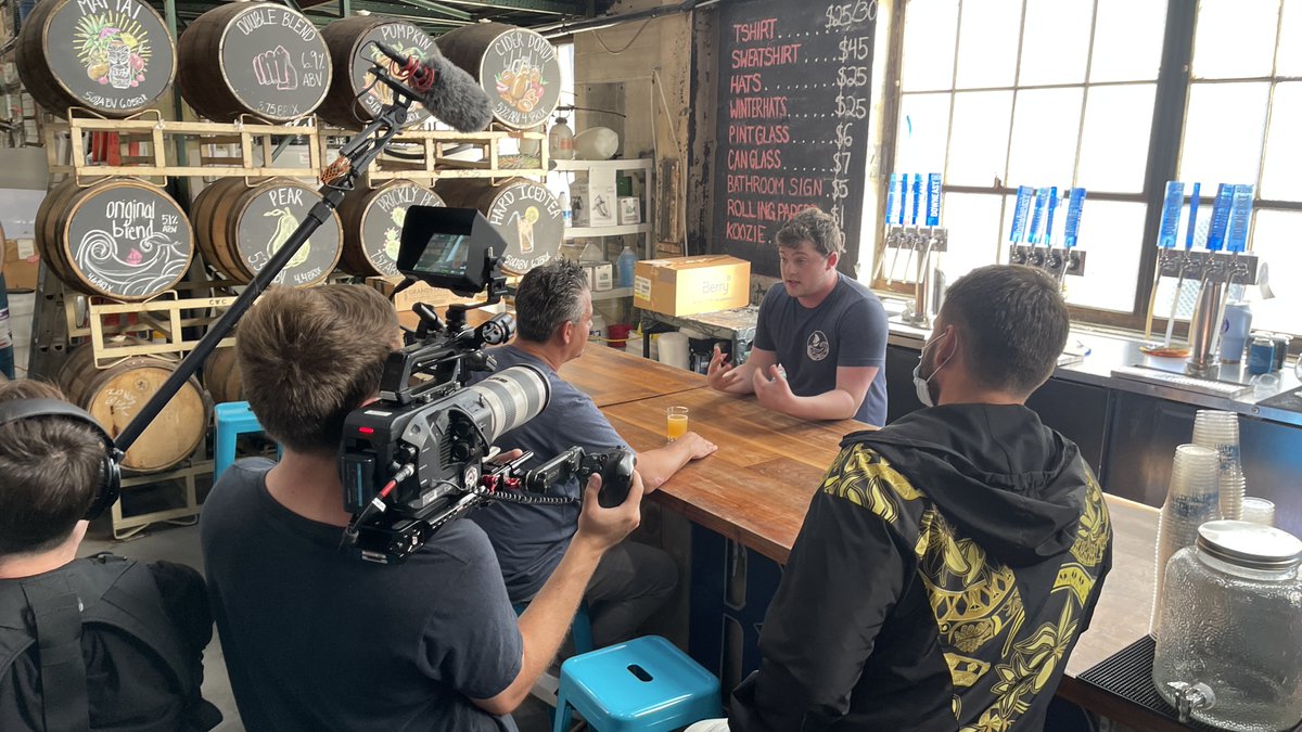 ClickPlayFilms's tweet image. At Click Play Films, we believe in the power of authenticity. Our videos are more than just content; they&apos;re genuine reflections of your brand&apos;s story and values. 💼 #Authenticity #GenuineContent #BrandValues #TrueReflection #Storytelling