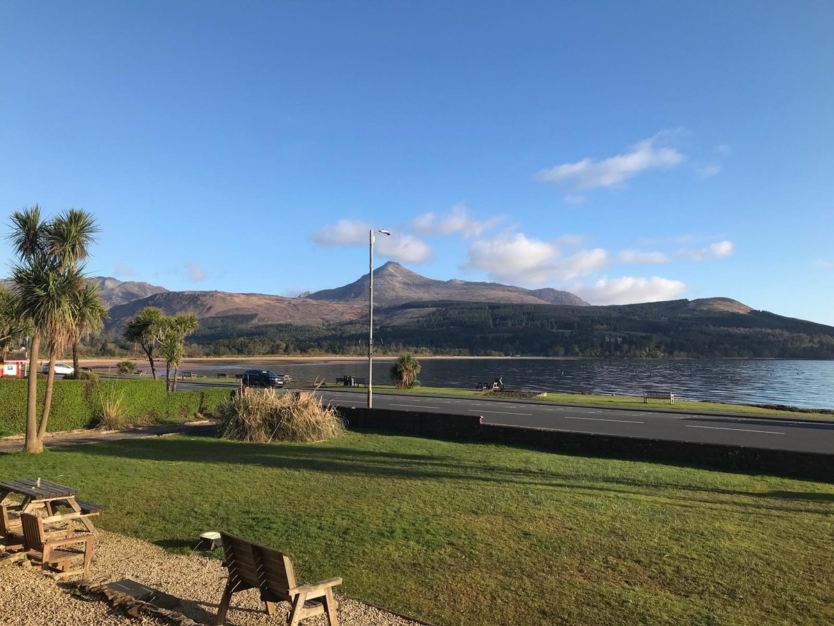 And the 1st Group has made the crossing and arrived on Arran for their field based training. #Arran2024 @LeicesterGeog @uniofleicester