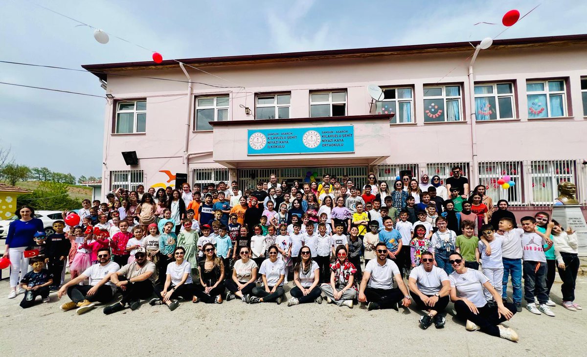 klavuzlusnk's tweet photo. 23 Nisan Kutlamaları kapsamında Ezgililer Koleji Öğretmenleri ile güzel bir etkinlik gerçekleştirdik.
@samsunmem @tc_asarcik @MustafaZDL4 @55Akkus @fahrier8 @AbdullahYLDRM55 https://t.co/qXBSxSkO9R