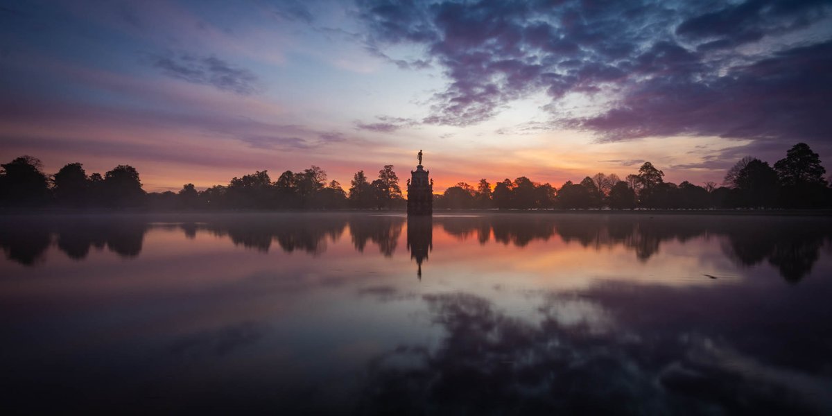 Pastels at dawn. The early mist gave the colours of the pre-dawn sky a lovely pastel quality this morning 26/4 #bushypark #dianafountain #sunrise @theroyalparks @ThePhotoHour @StormHour @EarthandClouds @SallyWeather @itvweather