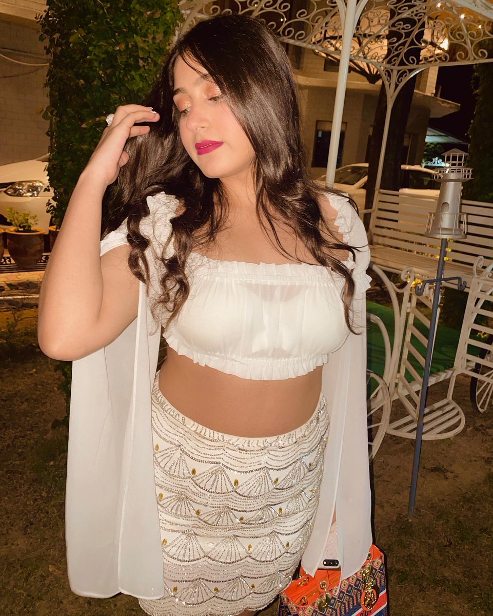 roopa0's tweet photo. #coimbatre now booking available at....full night enjoyment drinking with smocking no time pass person messages telegram https://t.co/eVIztRPAMK
#Trending #nightlife #viral #couple #fullenjoy #Lucknow #hydearbad https://t.co/MCwc7UhNDO