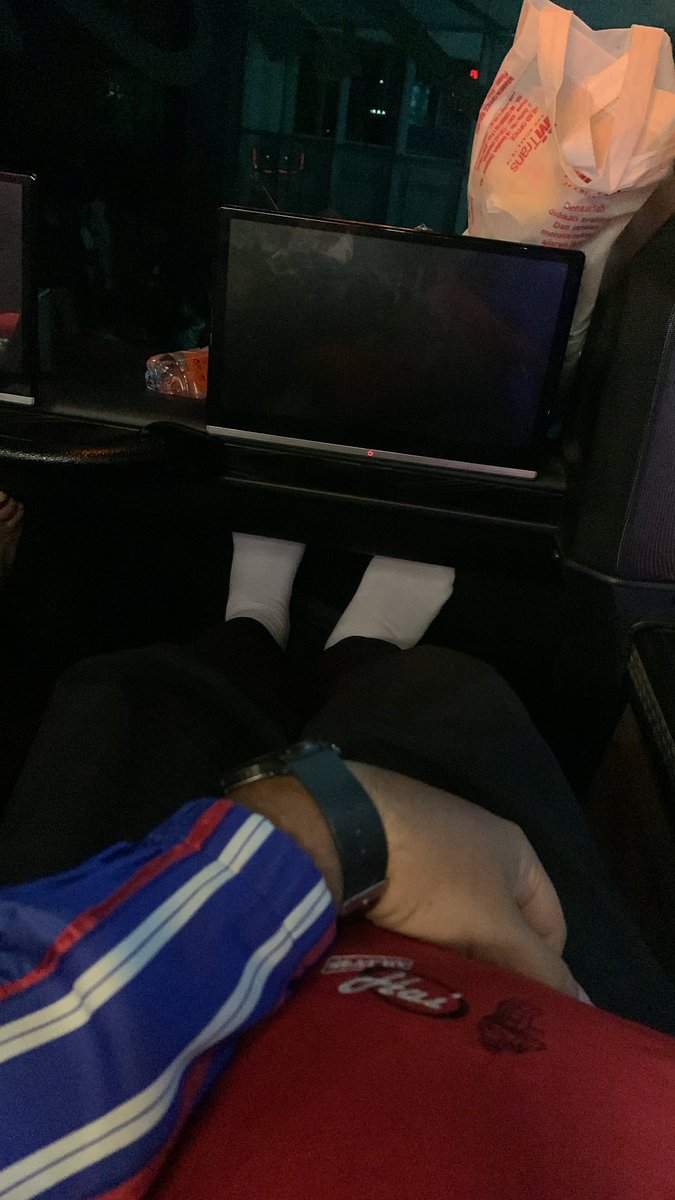 adrizalamri's tweet photo. Mtrans "Blue Lagoon" executive deck atas seat 1D 

📍Tj Priok - Malang

✅ Snack Melimpah
✅ Tinggi 180++ aman tapi harus ambil seat depan 😄
✅ Rp 410.000

@BahasBus @BisKota_ 
@Andriawanprati1 https://t.co/RlhbcQhgqb