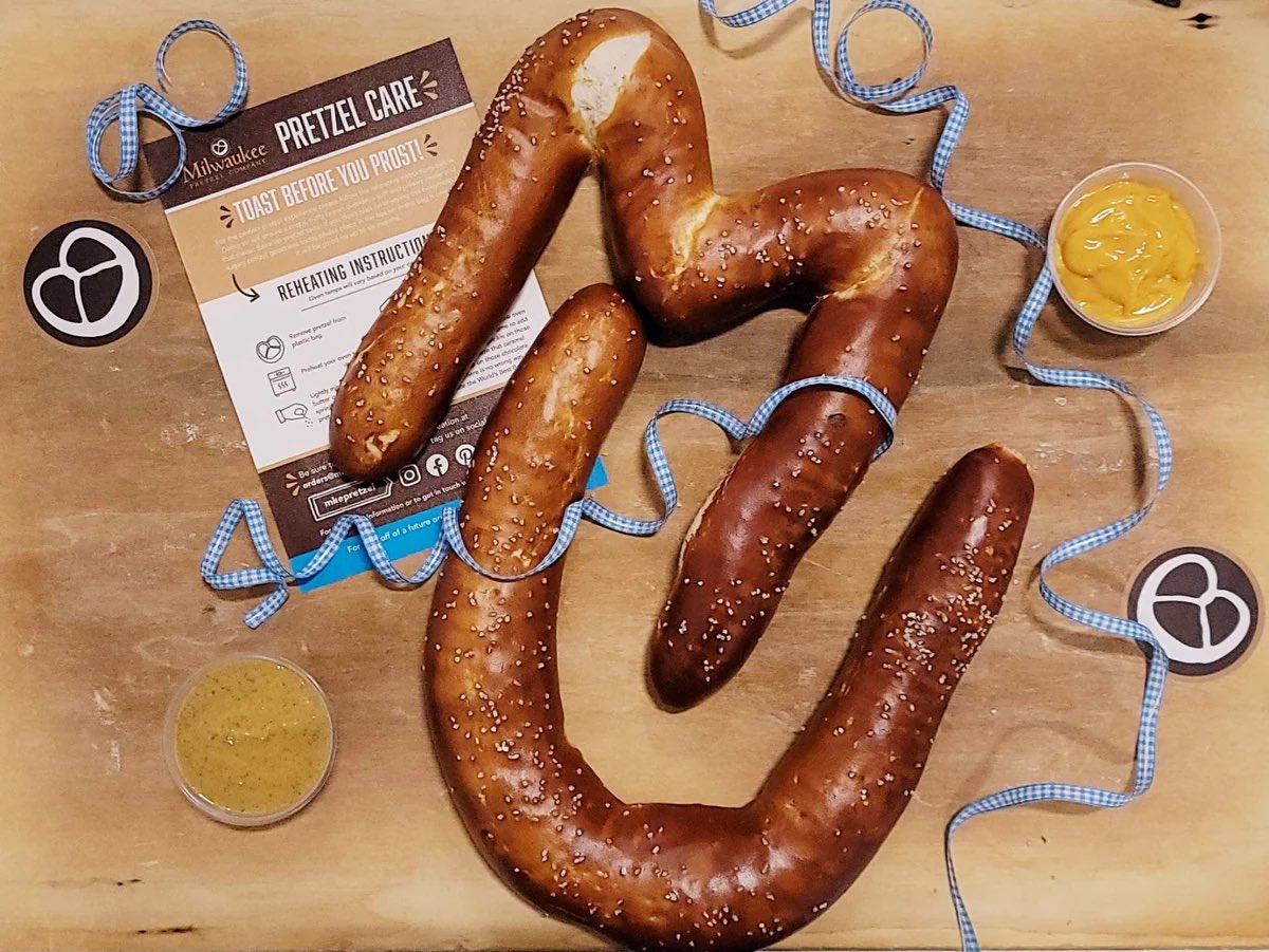 Happy #NationalPretzelDay! 🤤🥨 📸: @mkepretzel