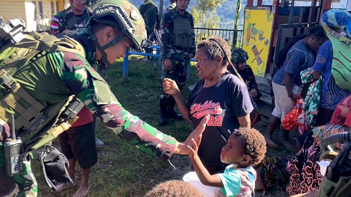 Peringati Hari Kartini di Medan Tugas, Koops Habema Bersama Para Kartini Papua Semarakkan Kegiatan Teritorial #tniprima #profesional #responsif #integratif #modern #adaptif