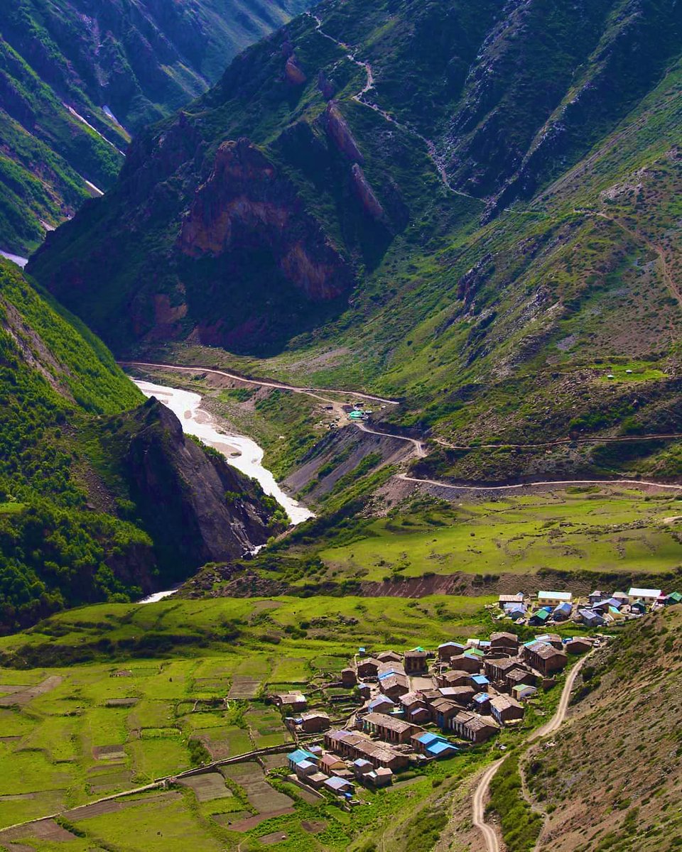 Villages of Uttarakhand is heavenly beautiful 😍