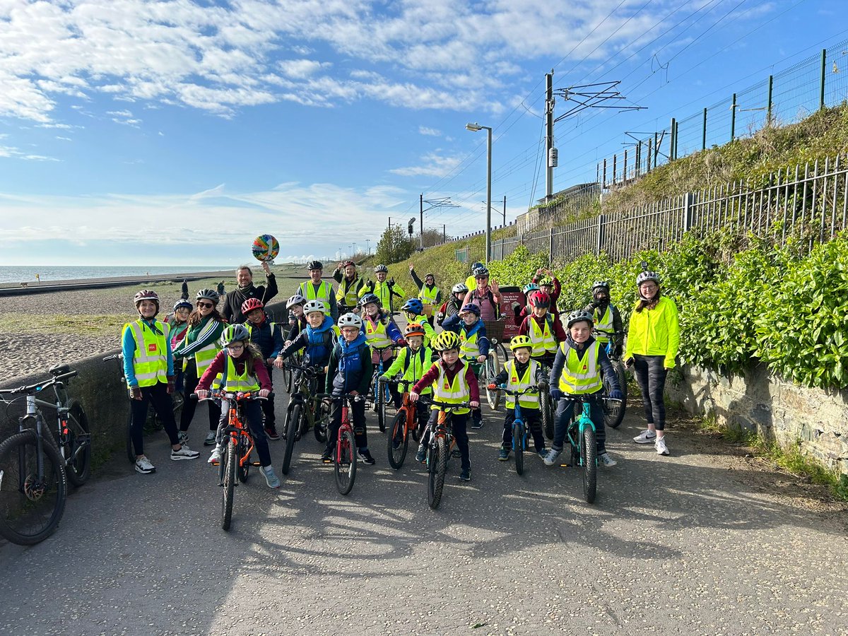 Congratulations St.Kevin's National School, Greystones on your 1 year anniversary of your cycle bus scheme!

Congratulations to all involved.

#CycleToSchool #BikeLanes #BikeSafety