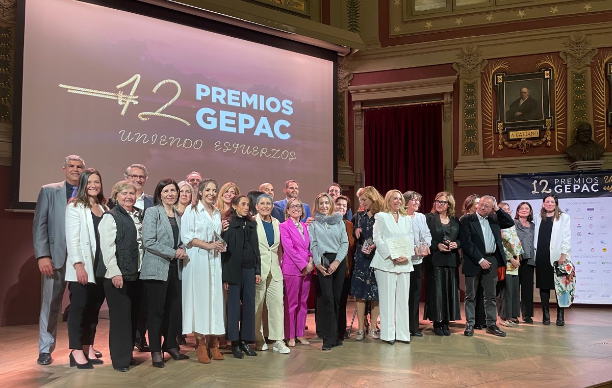 Estamos orgullosos de poder anunciar que DIPCAN ha resultado ganador del Premio a Investigación Social y Científica en el ámbito oncológico en la XII Edición de los Premios “Uniendo esfuerzos” de @GEPAC_ 👏👏