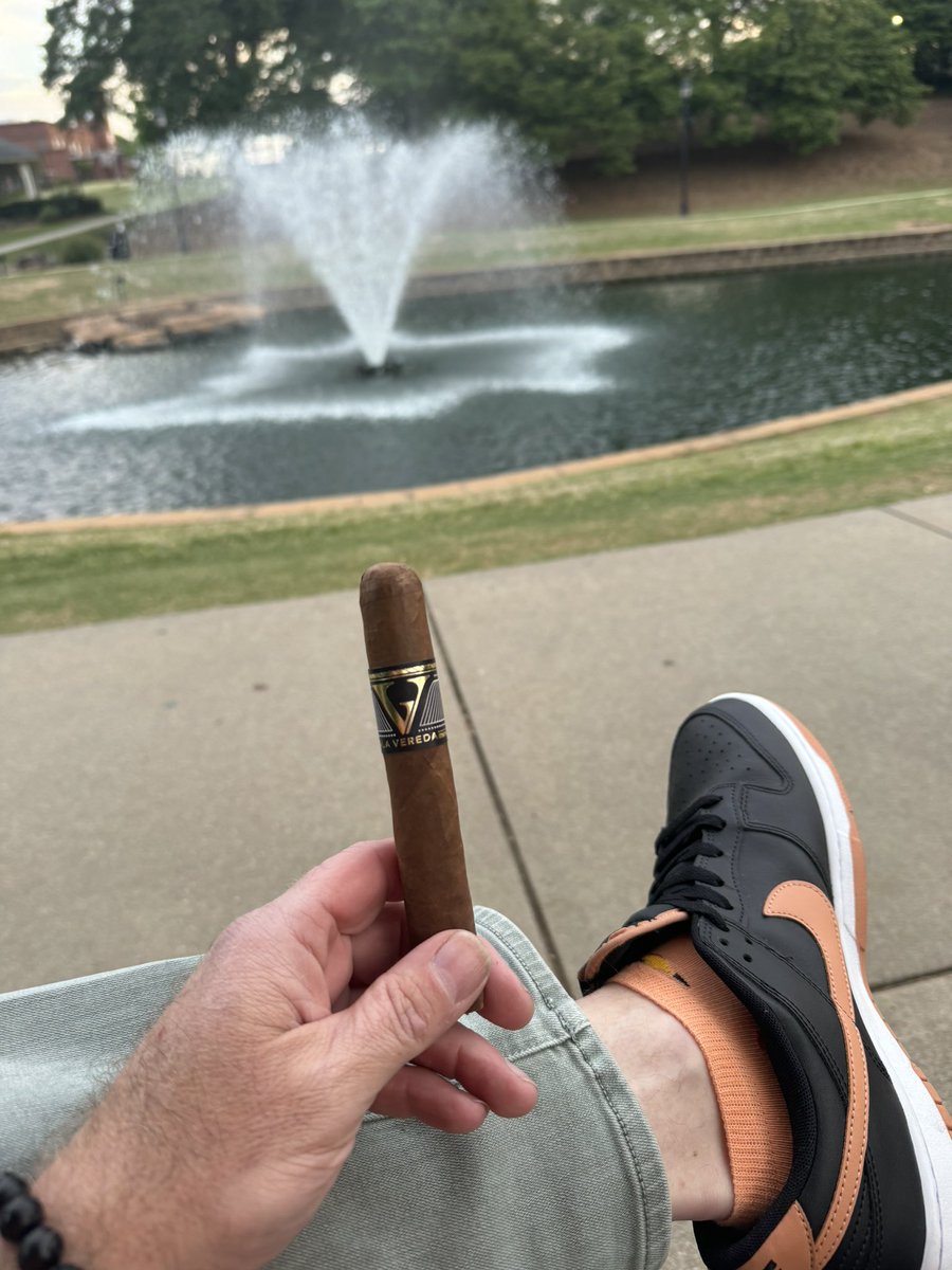 Struggling last night so I went to my secret spot to enjoy this beautiful cigar! @TheCrownedHeads