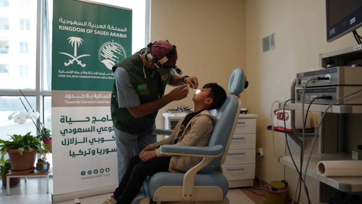 Suudi Arabistan,Suriye ve Türkiye'deki depremzedelere yardım amacıyla Suudi Gönüllü Yaşam Programı kapsamında,21-29 Nisan 2024 tarihlerinde, Kral Selman İnsani Yardım Merkezi’nden 15 gönüllünün katılımıyla koklear implant ve KBB ameliyatına yönelik gönüllü tıbbi proje başlattı.