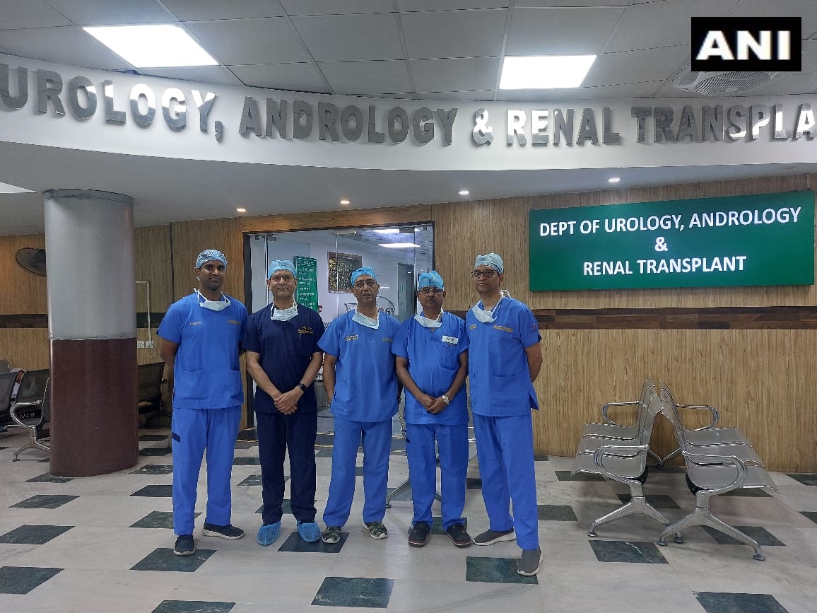 Department of Urology, Army Hospital RR started Robotic Transplant (Recipient) from today. With this surgery, AHRR is now the second Government Hospital after Safdarjung Hospital, New Delhi to start the Robotic Renal Transplant program in the country.