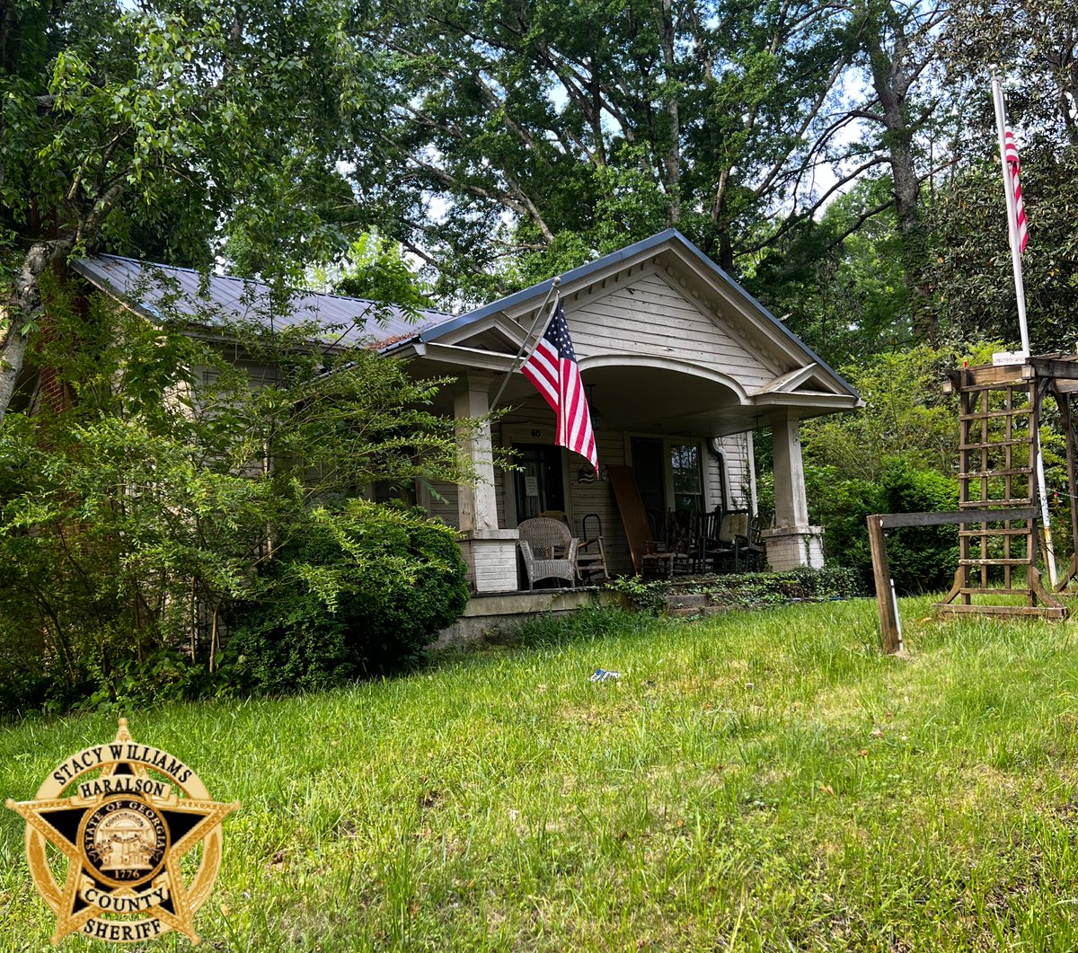 Good Friday Mornin’ folks, we hope y’all have a fantastic day! Our Flag Friday photo is from Tallapoosa St in Buchanan. 

“The world needs a sense of worth, and it will achieve it only by its people feeling that they are worthwhile.” ― Fred Rogers

#Haralson 
#CallUsIfYouNeedUs