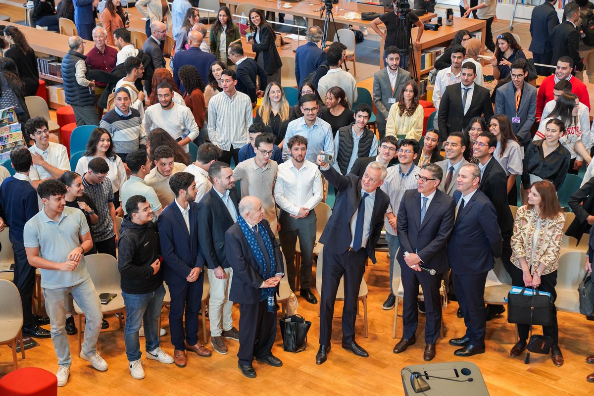 FGSES (@fgses_um6p) on Twitter photo Nous avons eu le plaisir d'accueillir, hier au campus de Rabat de l'Université Mohammed VI Polytechnique, M. <a href="/BrunoLeMaire/">Bruno Le Maire</a>, Ministre français de l'Économie, des Finances, de la Souveraineté Industrielle et Numérique. Nous avons eu le plaisir d'accueillir, hier au campus de Rabat de l'Université Mohammed VI Polytechnique, M. <a href="/BrunoLeMaire/">Bruno Le Maire</a>, Ministre français de l'Économie, des Finances, de la Souveraineté Industrielle et Numérique.