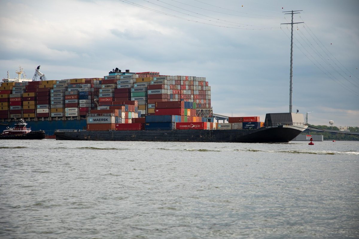 🚢 The LAC, with a controlling depth of at least 35 feet, is expected to provide passage for a limited number of commercial vessels into the @portofbalt and a departure opportunity for some deep draft vessels currently unable to leave the harbor since the #FSKBridge collapse.