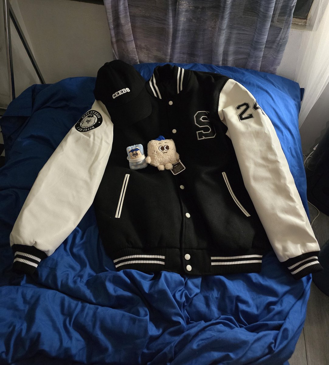 rinadaysss's tweet photo. Dahilan kaya tinitiis ko mag werk kahit gusto lang talaga magka-sugar daddy. Hyunsik-ah official MD mo na lang yung di pa dumadating 🥹 #ceebs #btob #비투비 #ootb #전과자 #jeongwaja buti na lang may sugar mommy ako @gyusmile 💙 https://t.co/CiRYJNSzZd