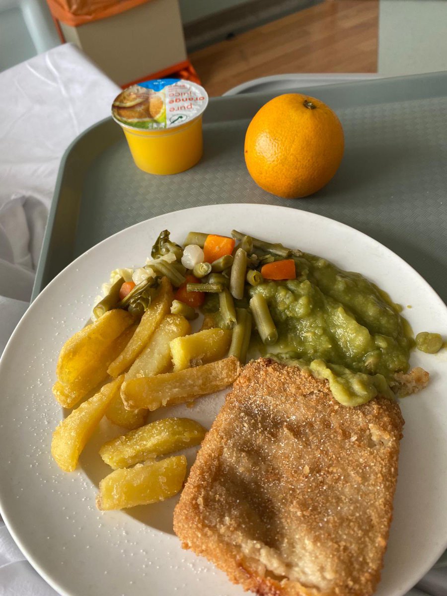 Day 2 in Lewisham Hospital and it’s Fish & Chips Friday for my sister. I wonder what the CEO of the trust is having for lunch today🤔 I’ve decided to tweet this everyday in the hope something might change for the better.