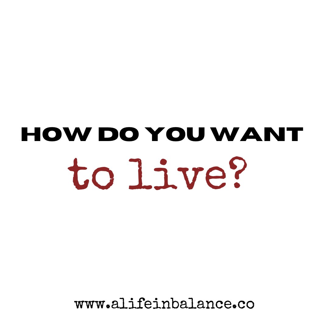 Scared of food? Bogged down by diet culture’s rules and expectations? Drowning in the daily obsession of calorie counting, weighing and body checking? Is this really how you want to live? 

#weight #food #body #edawareness #edchat #bodypositivity #WomensHealth #ditchthediet