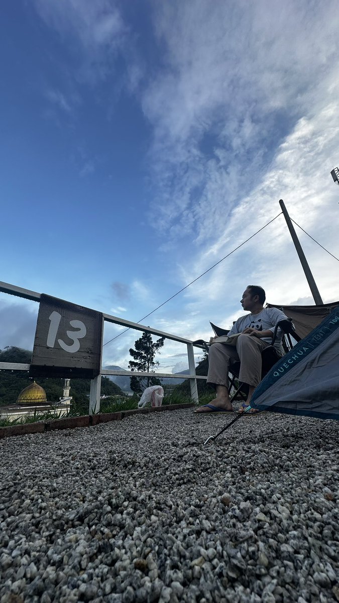 arininc's tweet photo. Esok Yong Belar ⛰️ https://t.co/t2NrXNf8Ym