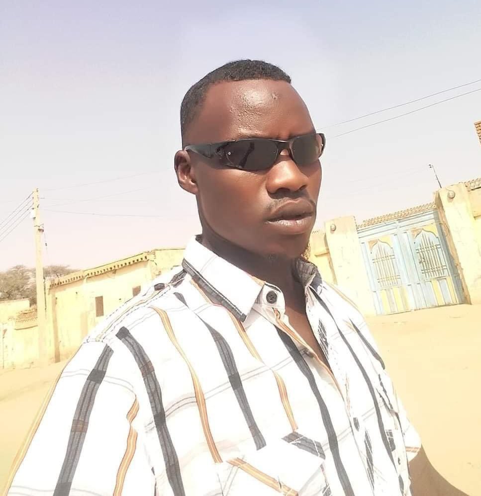 ahmedbassii's tweet image. رغم ضخامة أنفي , لكنني لم أحشره يومًا في خصوصيات الاخرين !