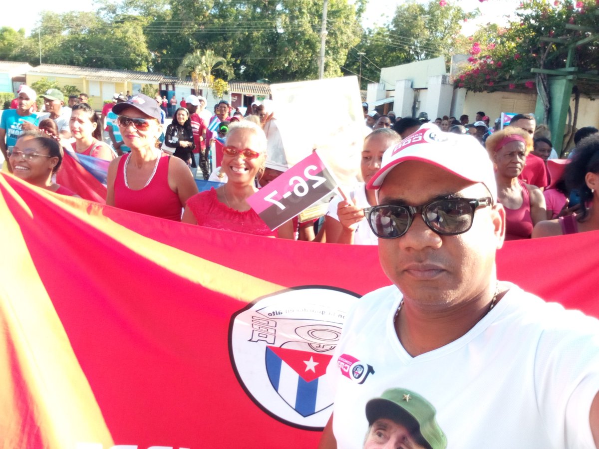 YoandrisMendez's tweet photo. #1Mayo desde la comunidad de Paraguay en mi Guantánamo. #CDRCuba #SomosDel https://t.co/VbsaCsGORP