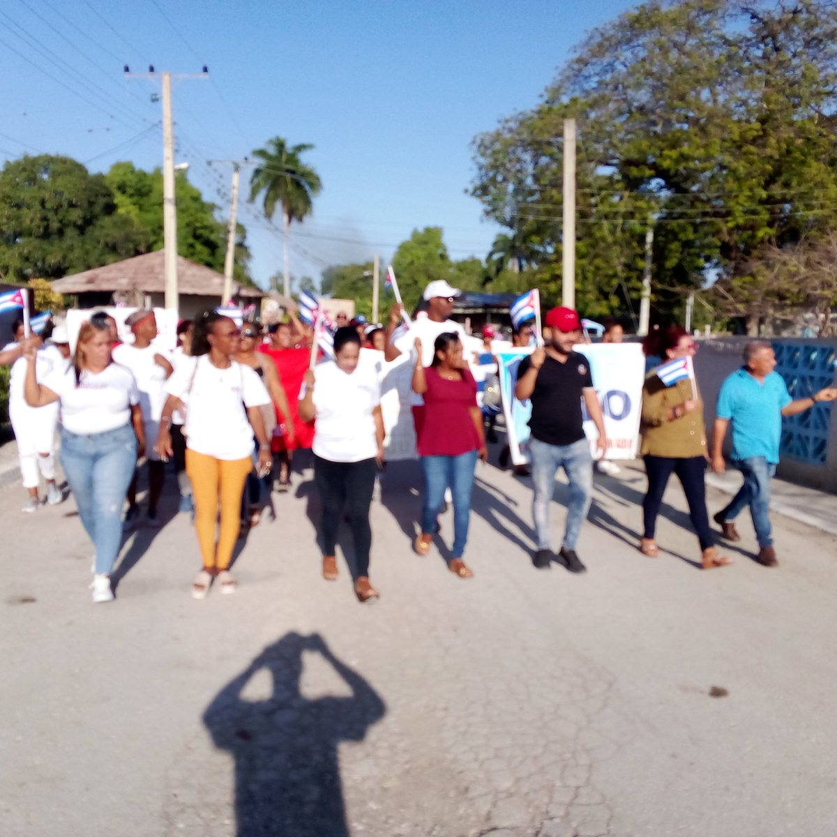 YoandrisMendez's tweet photo. #1Mayo desde la comunidad de Paraguay en mi Guantánamo. #CDRCuba #SomosDel https://t.co/VbsaCsGORP