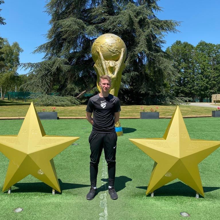 3 ans de section sportive d’excellence pour un résultat extraordinaire : Lucas et Romain sont nommés Jeune Arbitre de la Fédération ! 
<a href="/AcLille/">Académie de Lille</a> <a href="/Sports_gouv/">Ministère des Sports 🇫🇷</a> <a href="/LensLycee/">Lycée Condorcet Lens</a> <a href="/FFF/">FFF</a> <a href="/LFHF_/">LFHF</a>